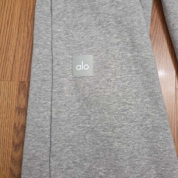 Alo Yoga Cropped Serenity Coverup And Serenity Wide Leg Sweatpant Grey In Set - Picture 7 of 7